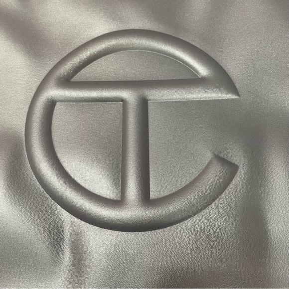 ❌SOLD❌Authentic Telfar Medium Metallic Silver Shopping Bag🪩 - Picture 16 of 16